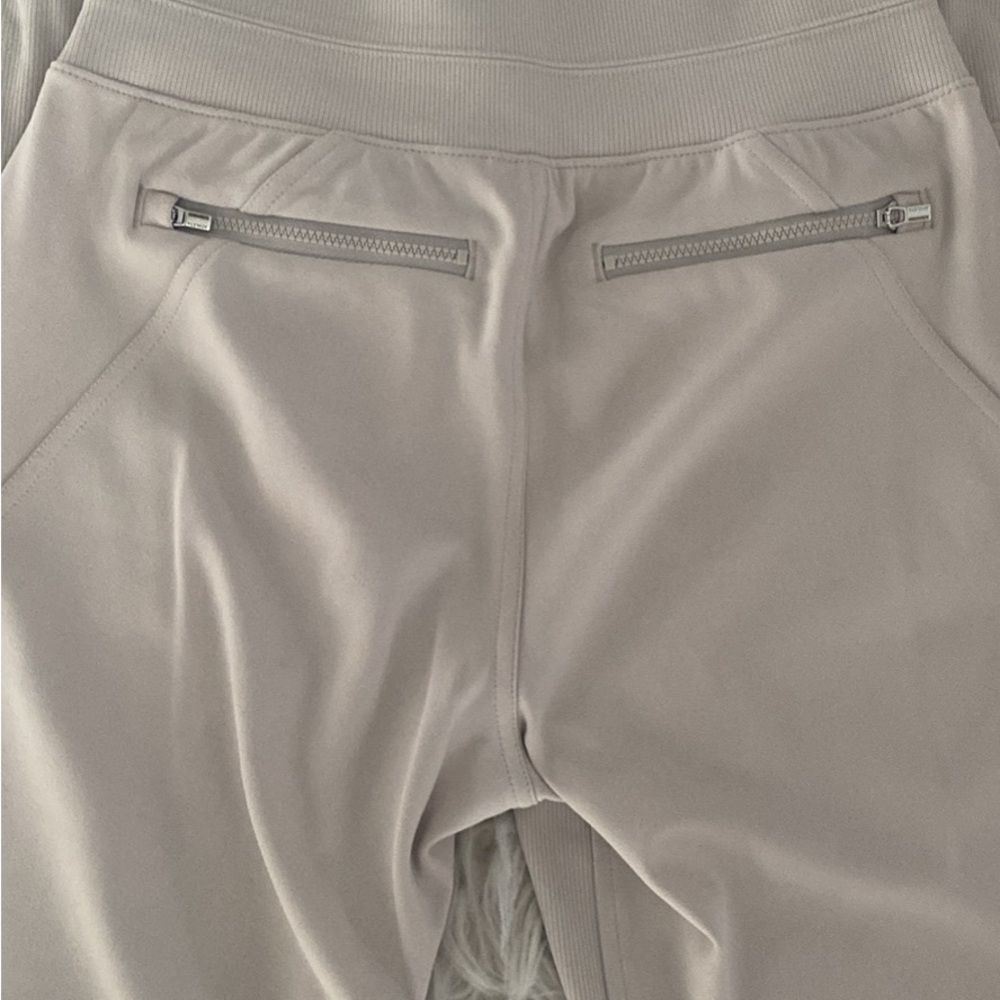 Athleta Abalone Grey Venice Joggers XXS - Picture 2 of 8